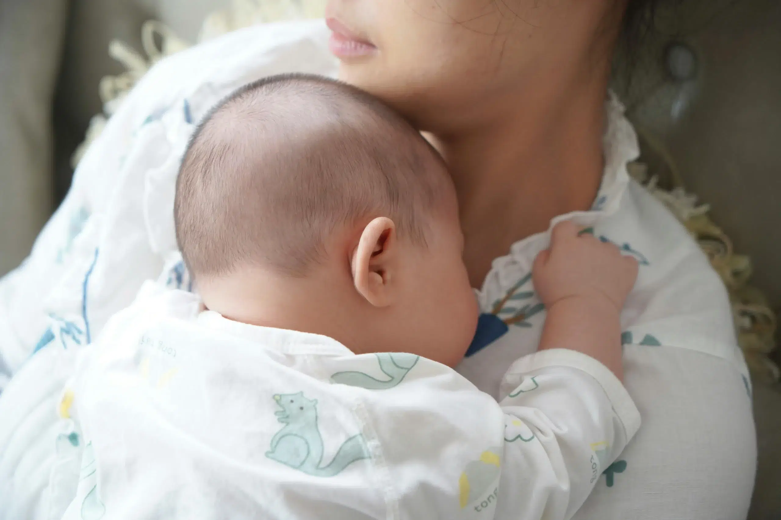 Ostéopathe périnatalité spécialisé dans le suivi des bébés et nourrissons tête plate