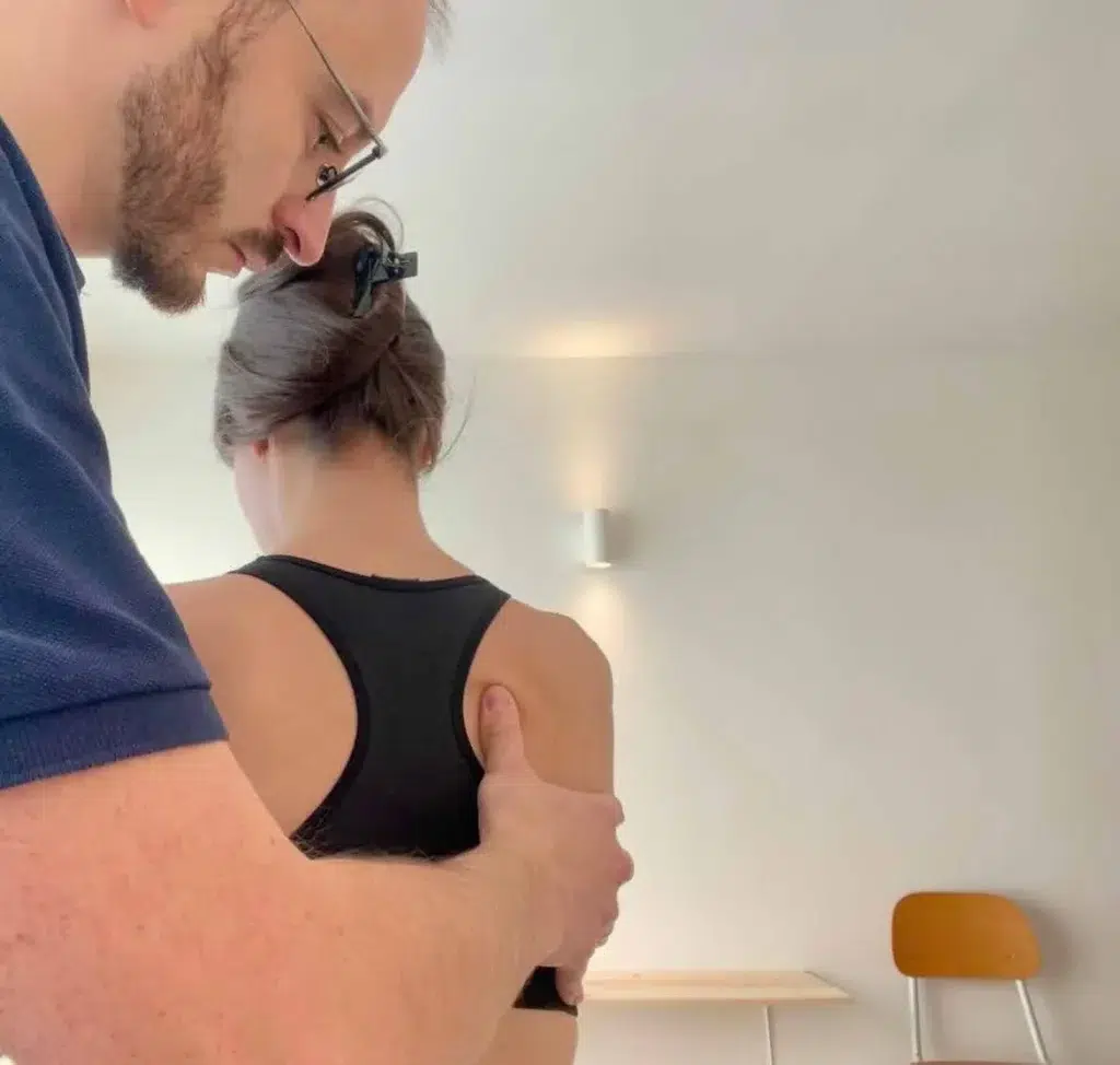 Anthony JACQUOT ostéopathe doux spécialisé chez les femmes
